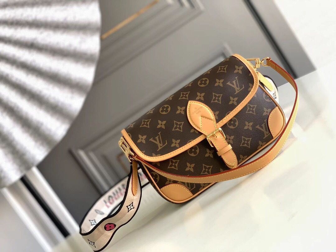 Louis Vuitton mini bag, classic old flower personalized shoulder strap, full of fashion(off169)