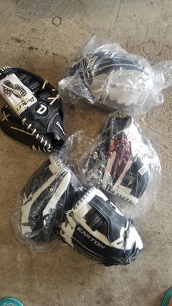 Softball baseball gloves