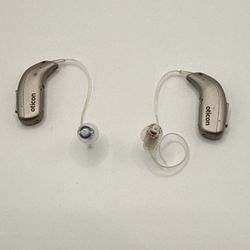 Oticon More 1 Pair With Charge Case