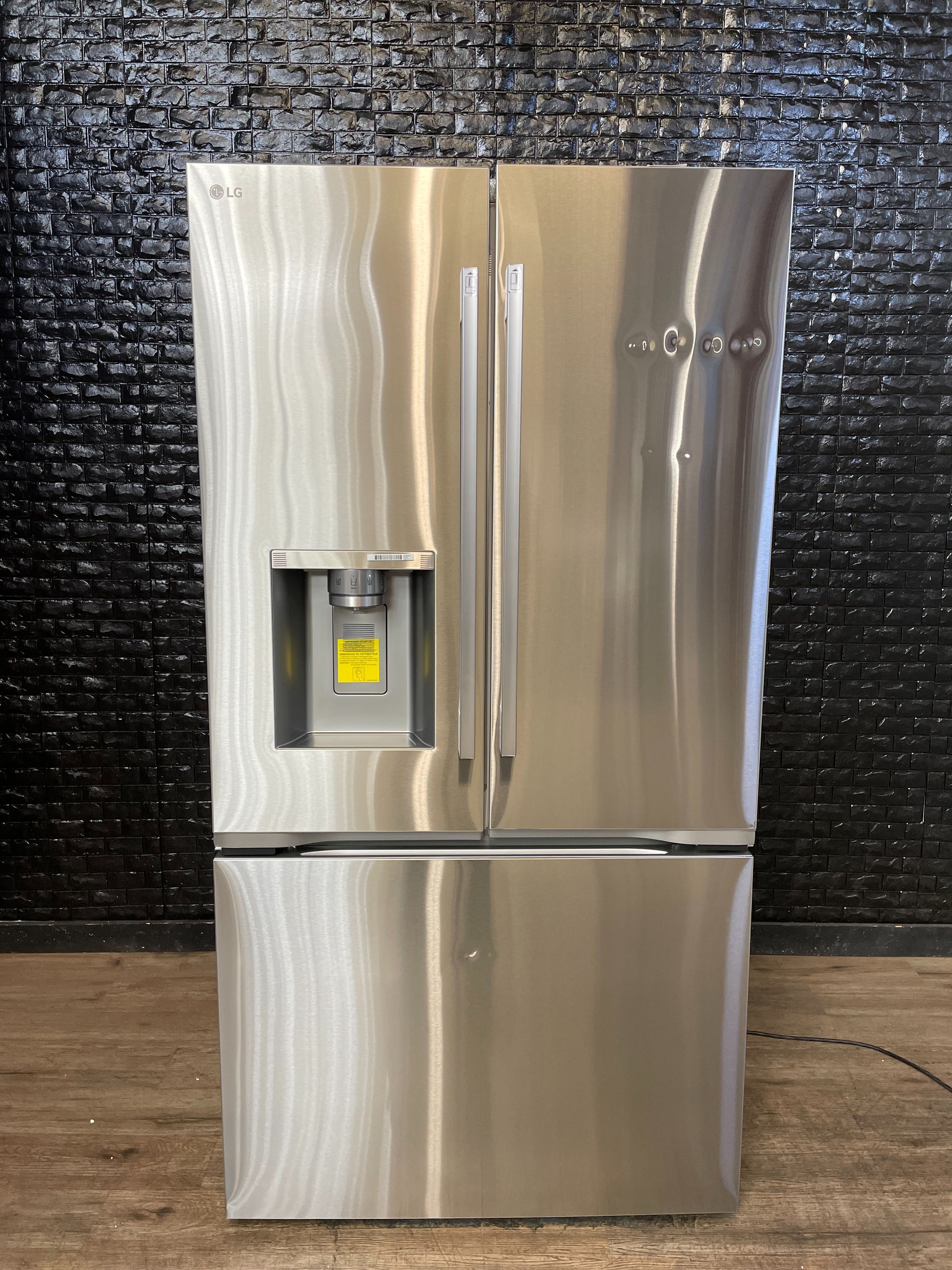 LG REFRIGERATOR w/WARRANTY! R2690A
