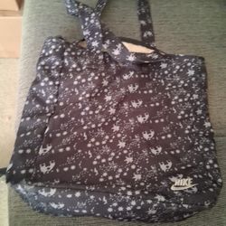 Nike tote bag with small attachment, inner pocket