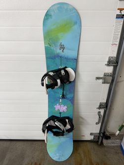 Burton Feelgood Flying V Rocker Snowboard 144cm With Burton Bindings