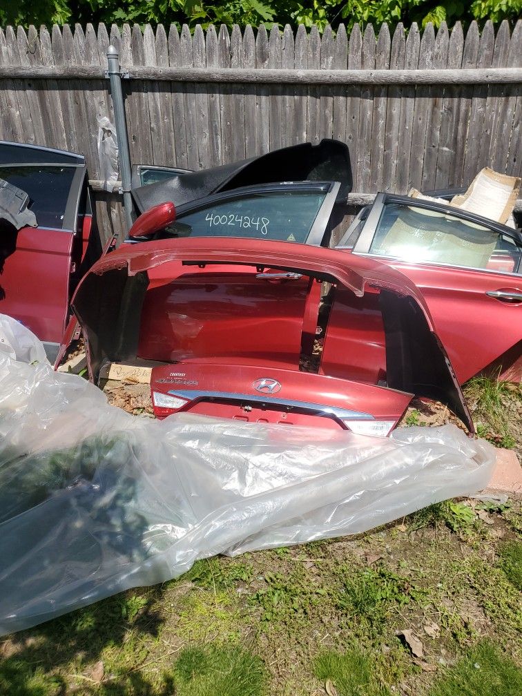2011-12-13 Hyundai Sonata Parts Burgundy