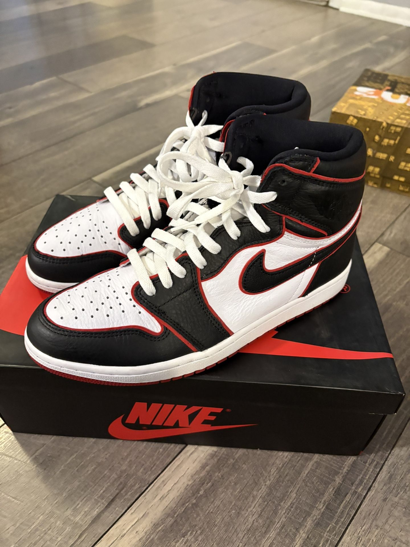 Retro Air Jordan 1 Blood Line