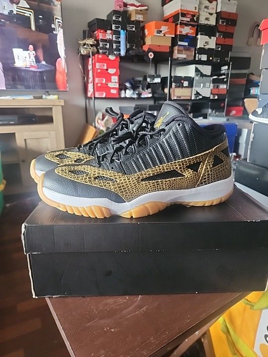Air Jordan 11 IE Low Croc