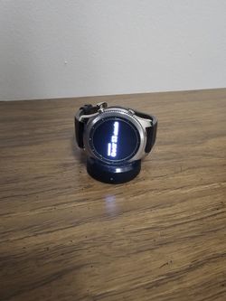 Samsung S3 Classic Smart watch and charging Stand
