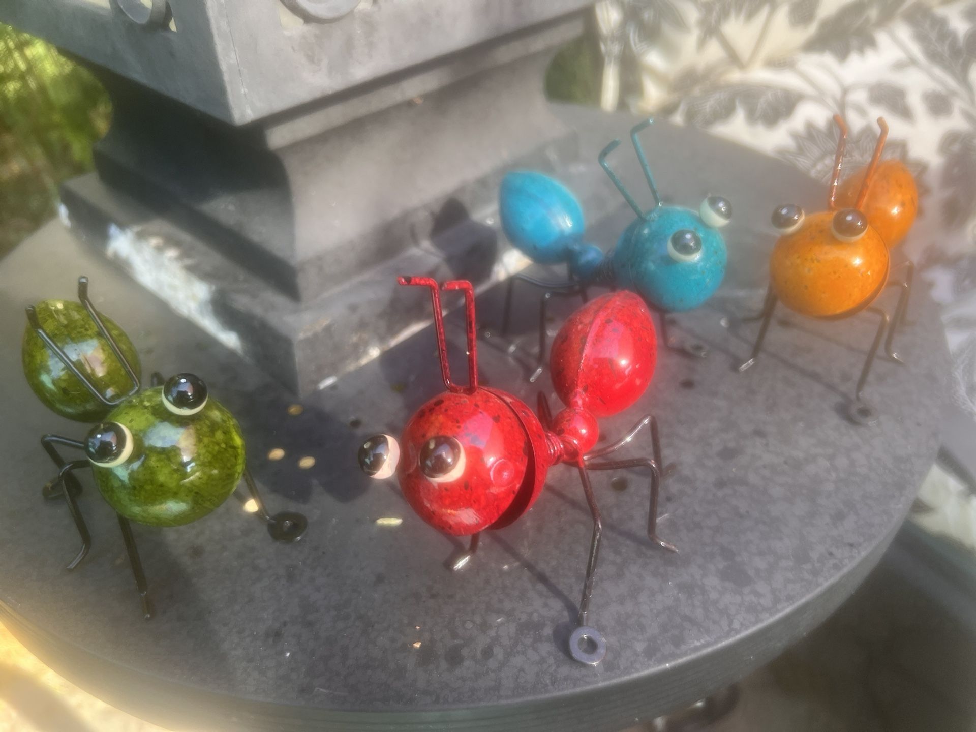 Retro looking Picnic Metal Ants (set of 4) for Garden Yard Decor Table Outdoor
