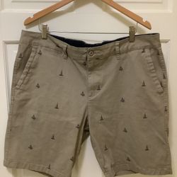 Men’s Khaki Rugby Shorts, Size 38