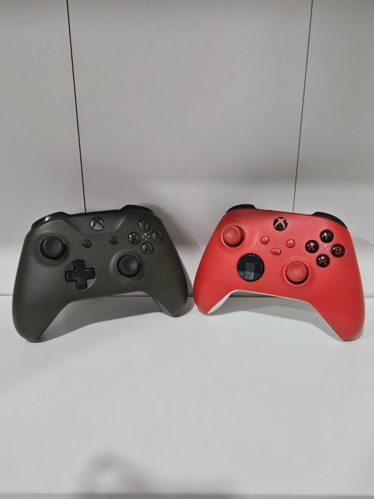 Xbox One X Controllers