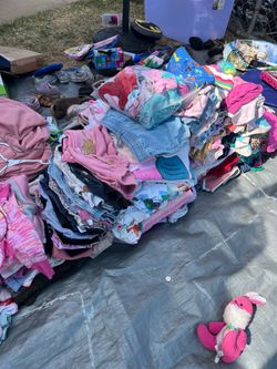 Lot of girls clothes 2t -3t