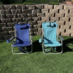 : 2 Beach Chairs – Lightweight & Comfortable