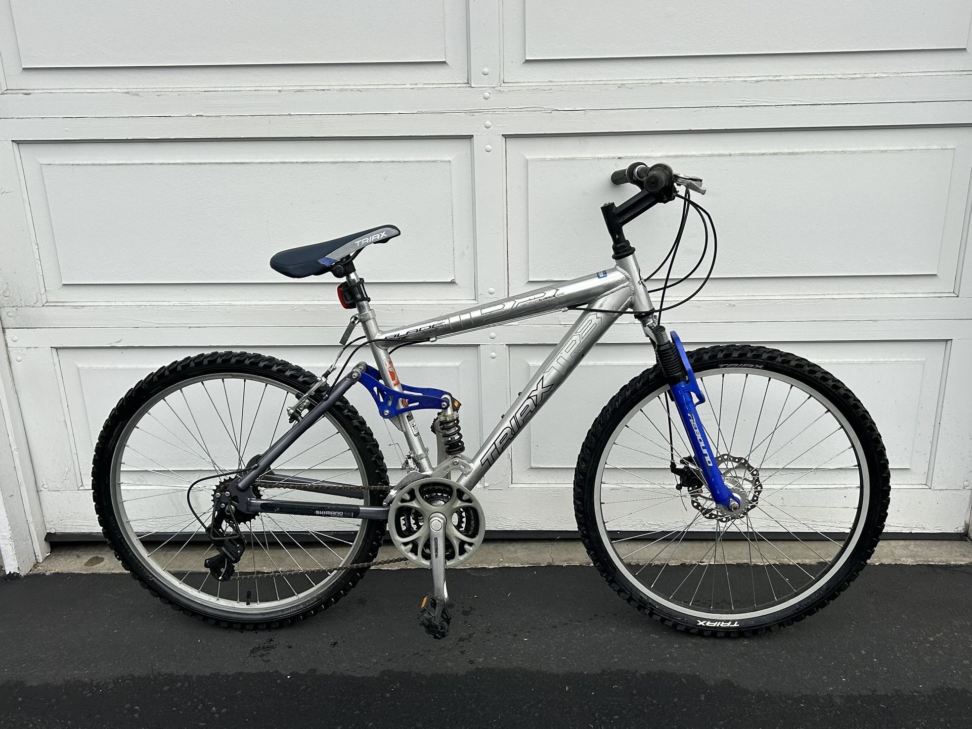 Mountain Aluminum Bike TRIAX Full Suspension Tire 26 Frame 18.5”