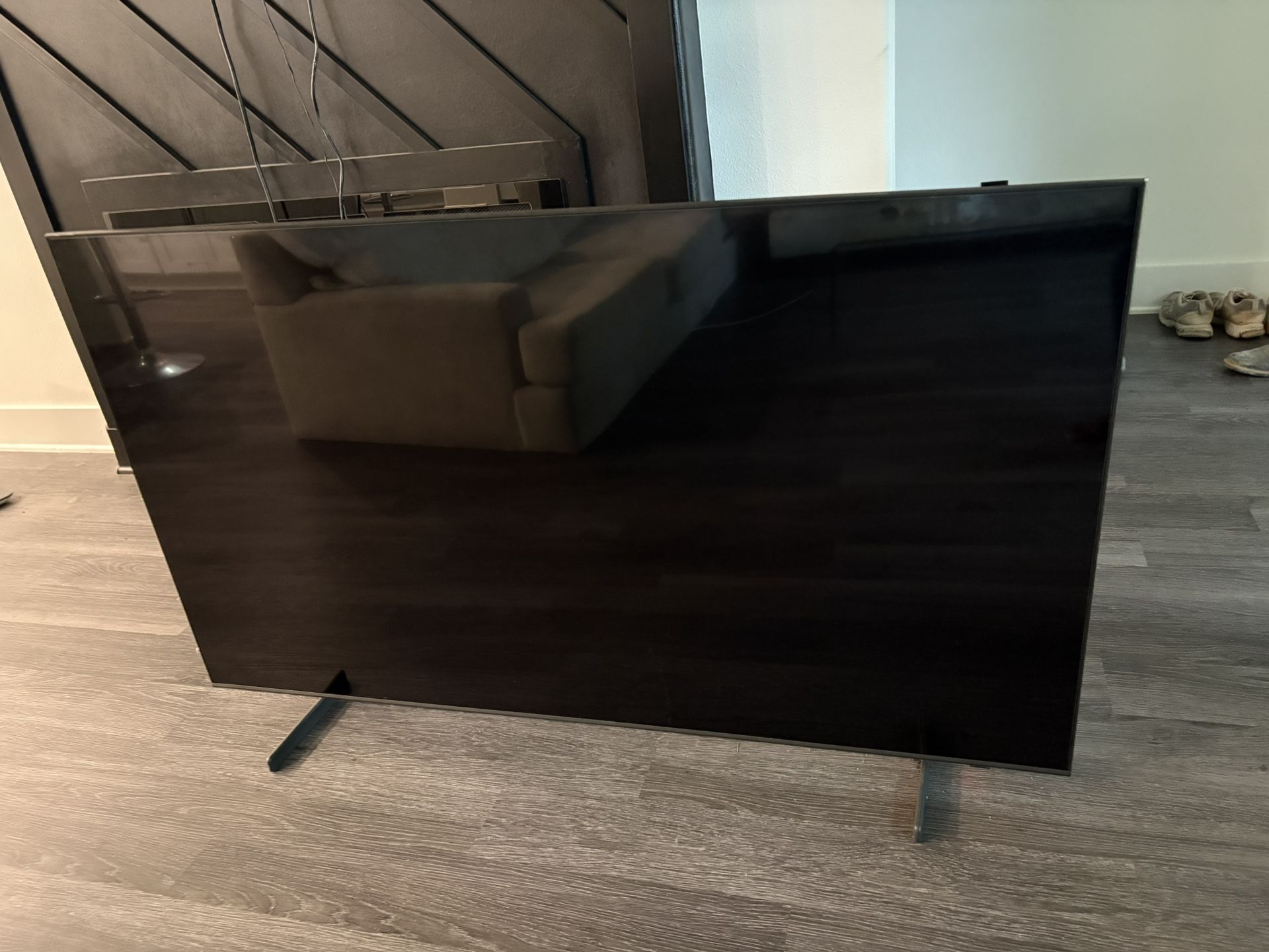 Selling My Sumusung 65 Inch TV With Standing Table And BED