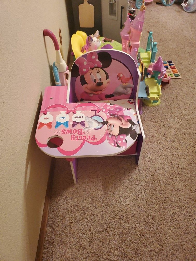 Minnie Mouse Chair