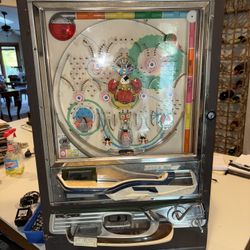 Nishijin shiro pachinko machine. Vintage 1975 super deluxe game. Needs to be repaired  great shape  Untested as is Japanese arcade game w/ balls no k