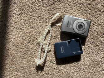 Canon PowerShot SD630 Digital Camera with Charger