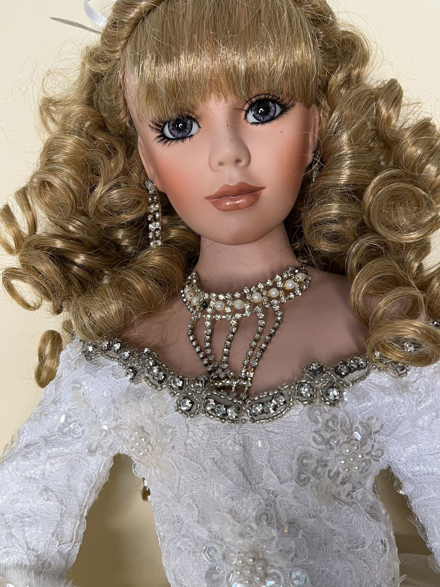 Rustie Danbury Mint Beautiful Brides Porcelain Doll “WINTER BLISS”,