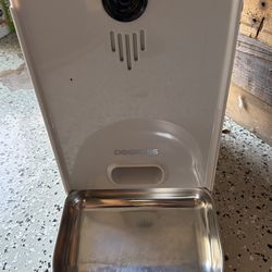 Automatic Pet Food Dispenser