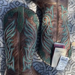 ARIAT BOOTS SIZE 8.5W/6M