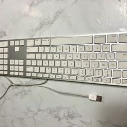 Apple Keyboard 