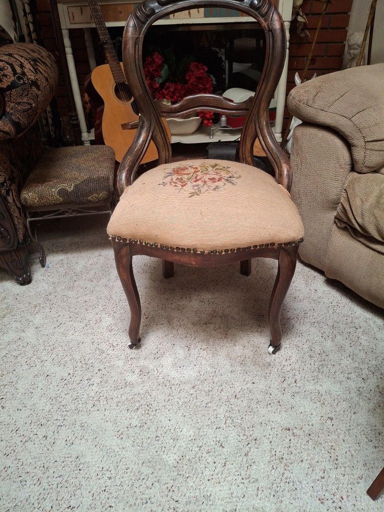 Antic Chair Good Condition front Wheels