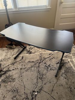 Computer gaming desk