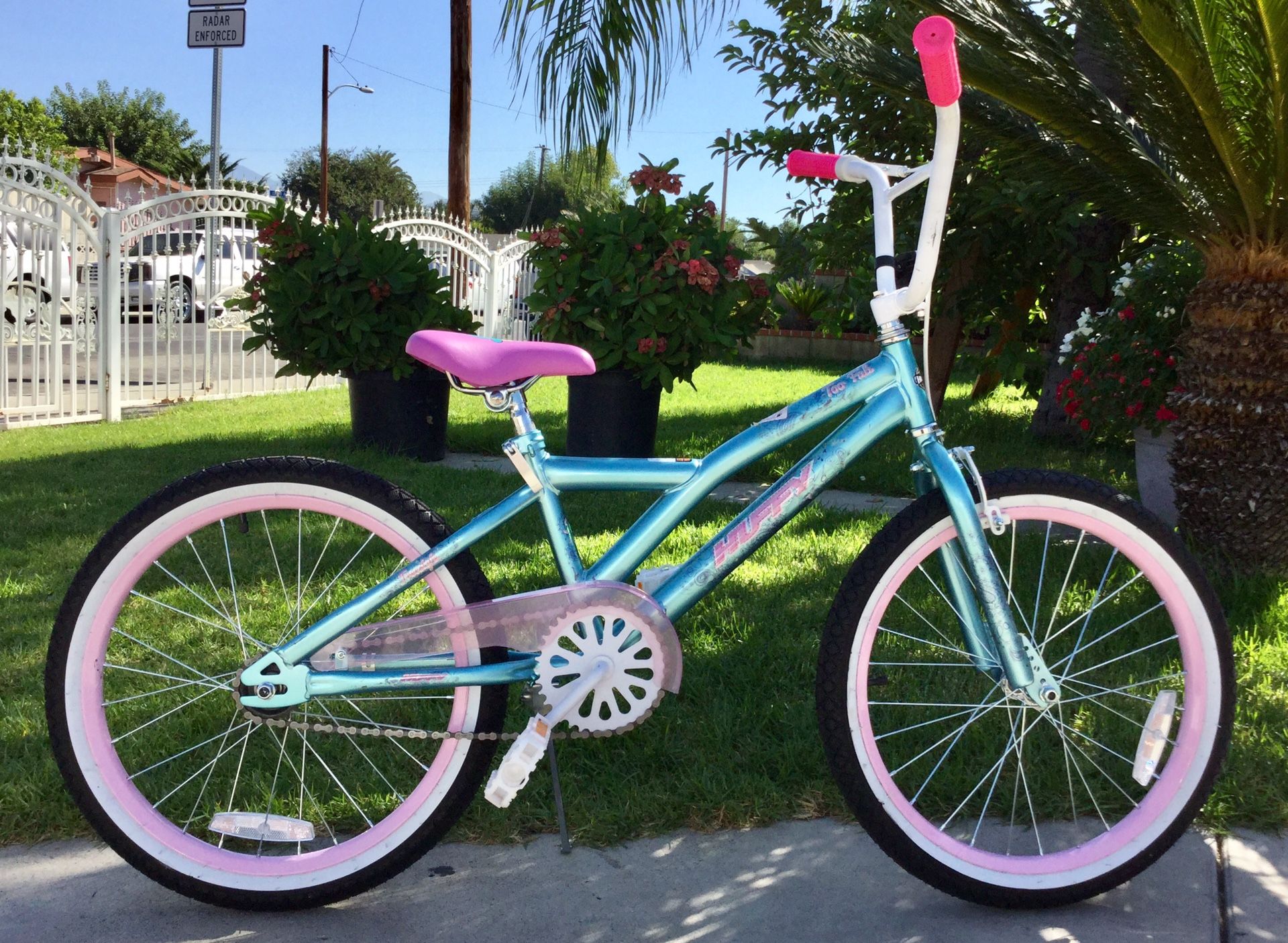 Huffy Too Fab 20" Kids' Bike - Metallic Blue/Pink