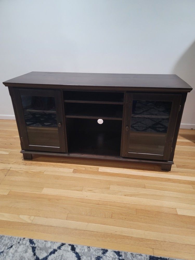TV STAND DARK BROWN WITH STORGE BELOW GLASS DOORS HEAVY 54" Wide...29"tall... 20" 1/2 Depth