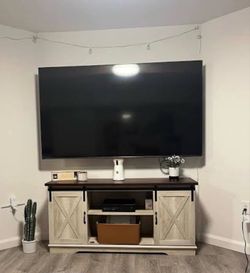 75 inch on tv with remote and mount