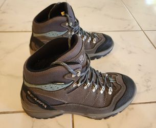 Scarpa Mistral GTX hiking boots, size 6.5 Men's  7.5 Women's