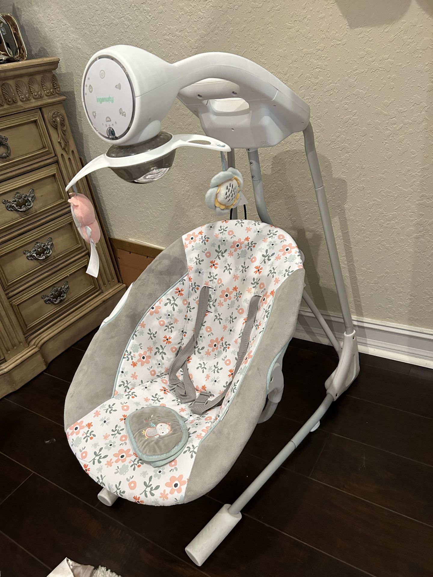 Ingenuity baby Swing Like New Condition! Music! Lights!Free Baby Seat