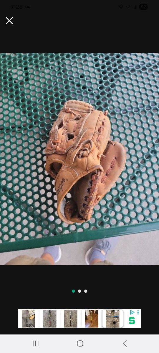 11" Baseball Glove Broken In All Leather 