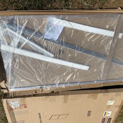 Tub Glass Door.  Hinged Shower Tub Glass Door. New 34x58L 