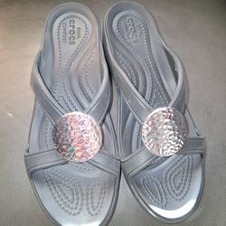 Crocs Women's Sanrah Hammered Circle Wedge Sandals