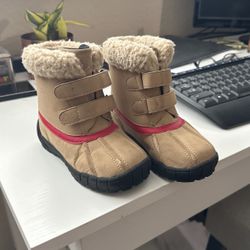 Gymboree Size 8 Snow Boots