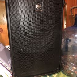  **For Sale: RCF Jmix-8 Speaker Set - High-Quality Sound for Any Event**
