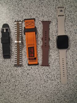 Apple watch  like new been sitting around comes with different  bands ,no scratches...