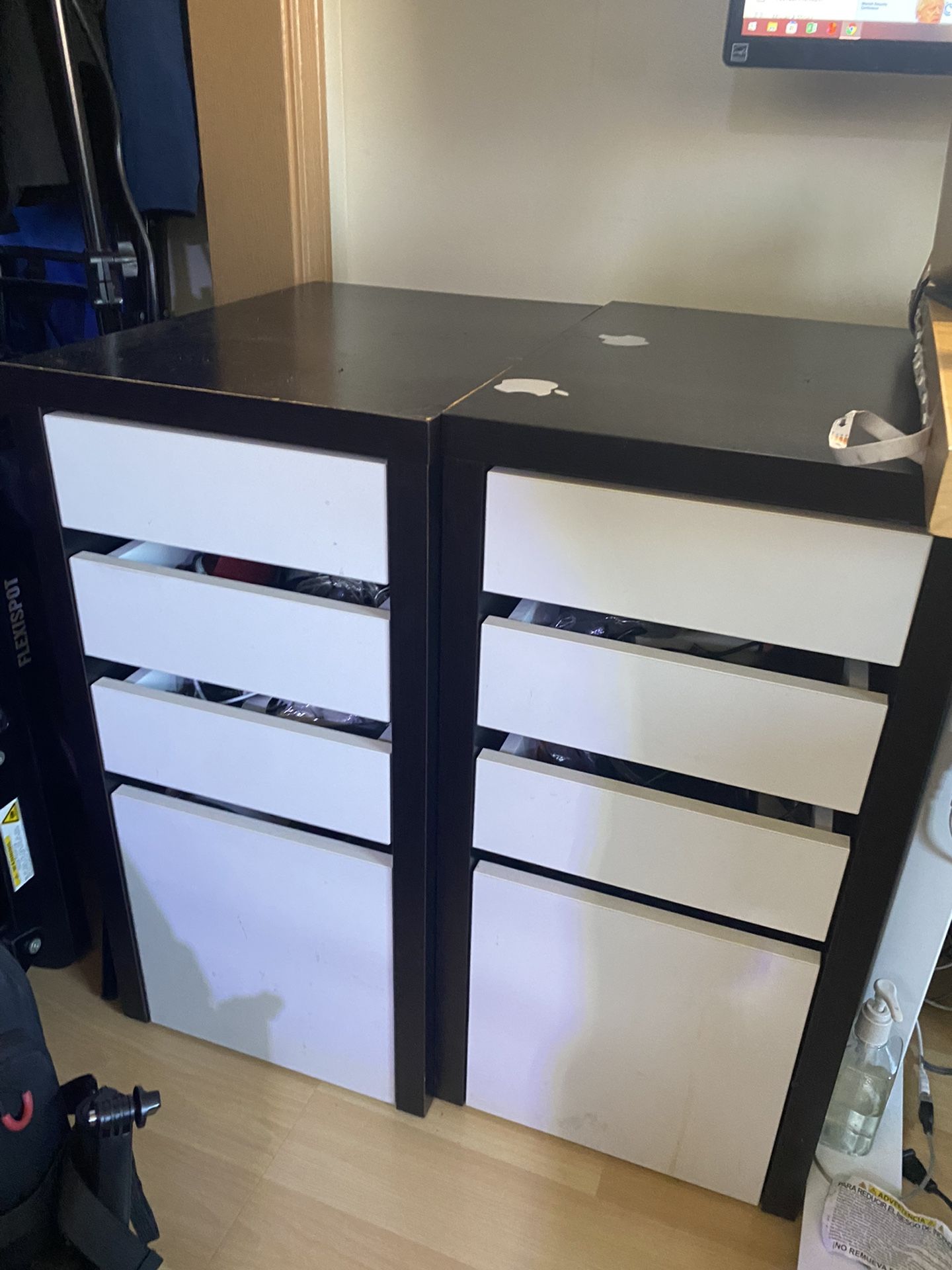 2 Drawers