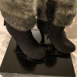 Fur Trimmed Platform Black Booties 