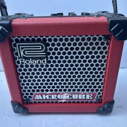 ROLAND MICRO CUBE Amplifier. Portable “Red” Guitar Amp Missing Battery Cover 