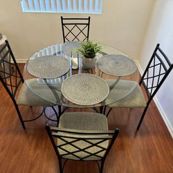 Round Glass Dining Table & Chairs 