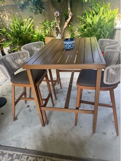 Outdoor bar table