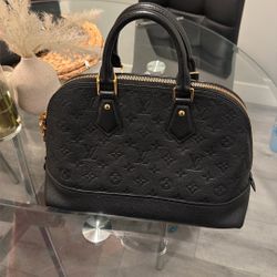 Louis Vuitton Women’s Handbag