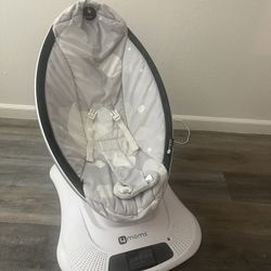 4 moms 4 moms Mamaroo baby Swing