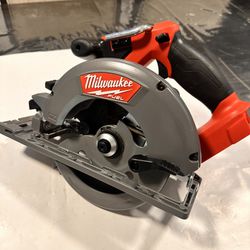 📌Milwaukee m18 FUEL 18V Lithium-Ion Brushless Cordless 6-1/2 in. Circular Saw (Tool-Only) PRECIO FIRME NO MENOS 👉$120