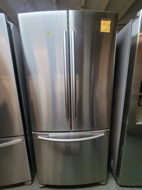 Sam sung Refrig er ator Fridge Free zer on bo ttom DELI V ERY AVAIL ABLE!