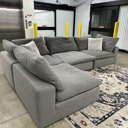 *Free Delivery*🚚 Modular Light Gray Cloud Sectional!