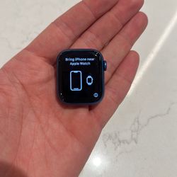 Apple Watch Series 7 -  41MM  -  GPS