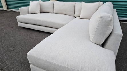 FREE DELIVERY!!! West Elm "Haven" Bumper 2-pc Sectional Couch BEIGE ($3.4K Retail...50% OFF!!!)