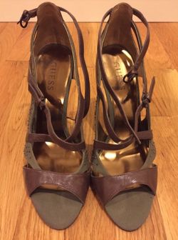 Guess sandals size 9